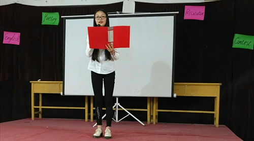 南昌現(xiàn)代外國語學(xué)校(迎賓校區(qū))高中部舉行英文詩歌朗誦比賽