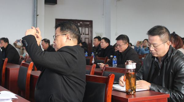 認(rèn)真44_副本_副本.jpg 認(rèn)真44_副本_副本.jpg